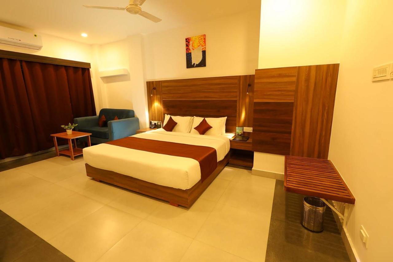 Hotel La Serene Mattannur Mattanur Экстерьер фото