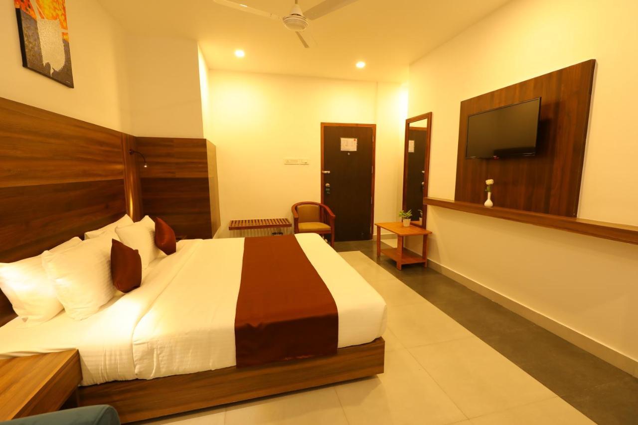 Hotel La Serene Mattannur Mattanur Экстерьер фото
