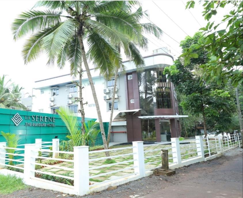 Hotel La Serene Mattannur Mattanur Экстерьер фото