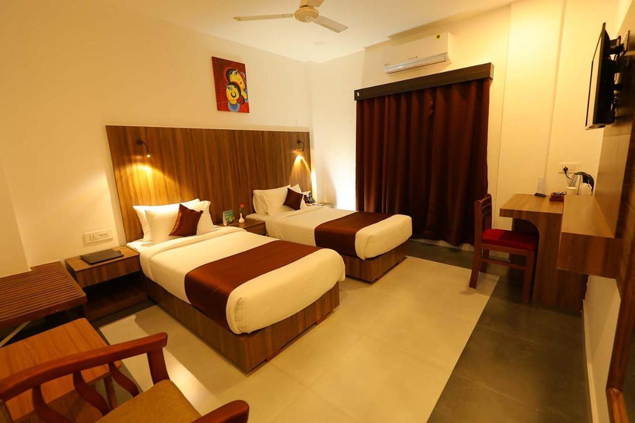 Hotel La Serene Mattannur Mattanur Экстерьер фото