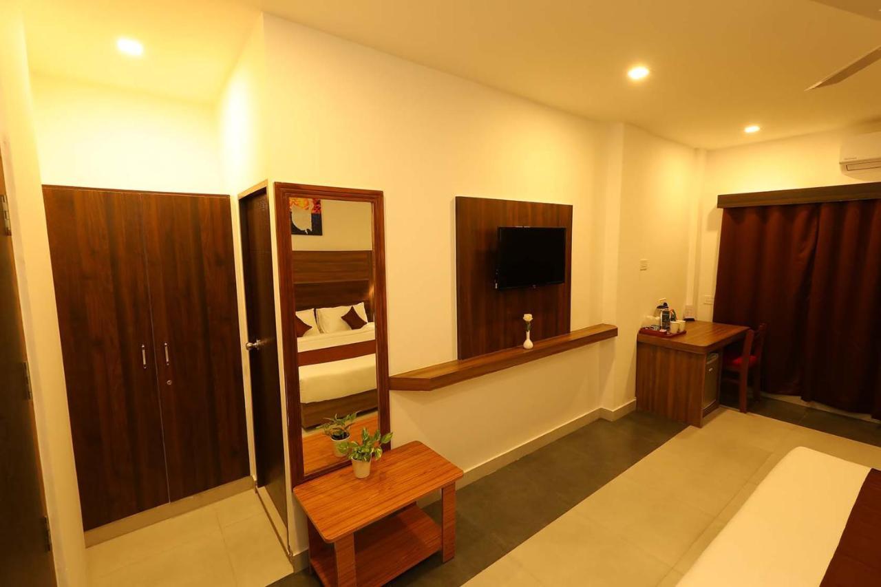 Hotel La Serene Mattannur Mattanur Экстерьер фото