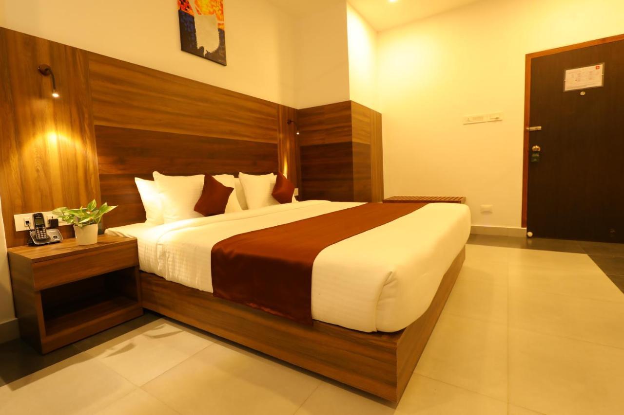 Hotel La Serene Mattannur Mattanur Экстерьер фото