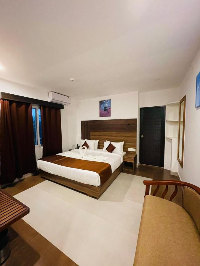 Hotel La Serene Mattannur Mattanur Экстерьер фото